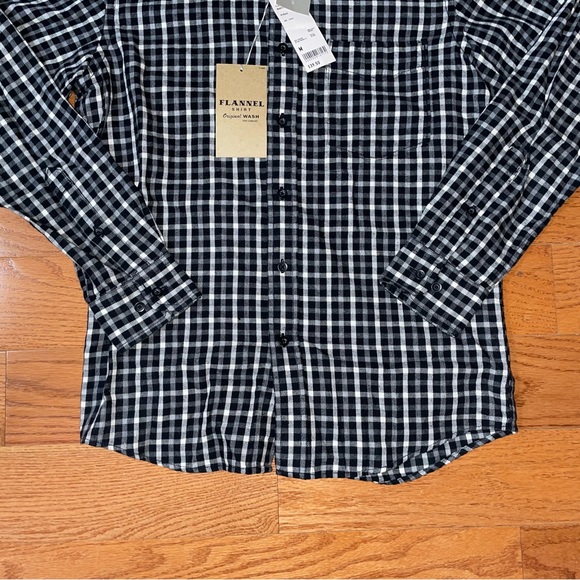 Uniqlo Black & White Flannel Checkered Button-Up Shirt - Size Medium - Picture 2 of 6